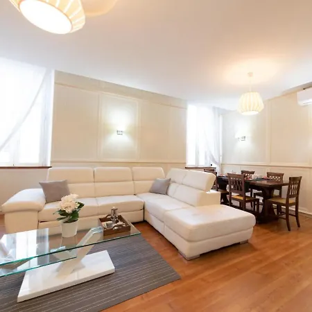 The Rent - Stylish One-bedroom In Piazza Barberini Rzym